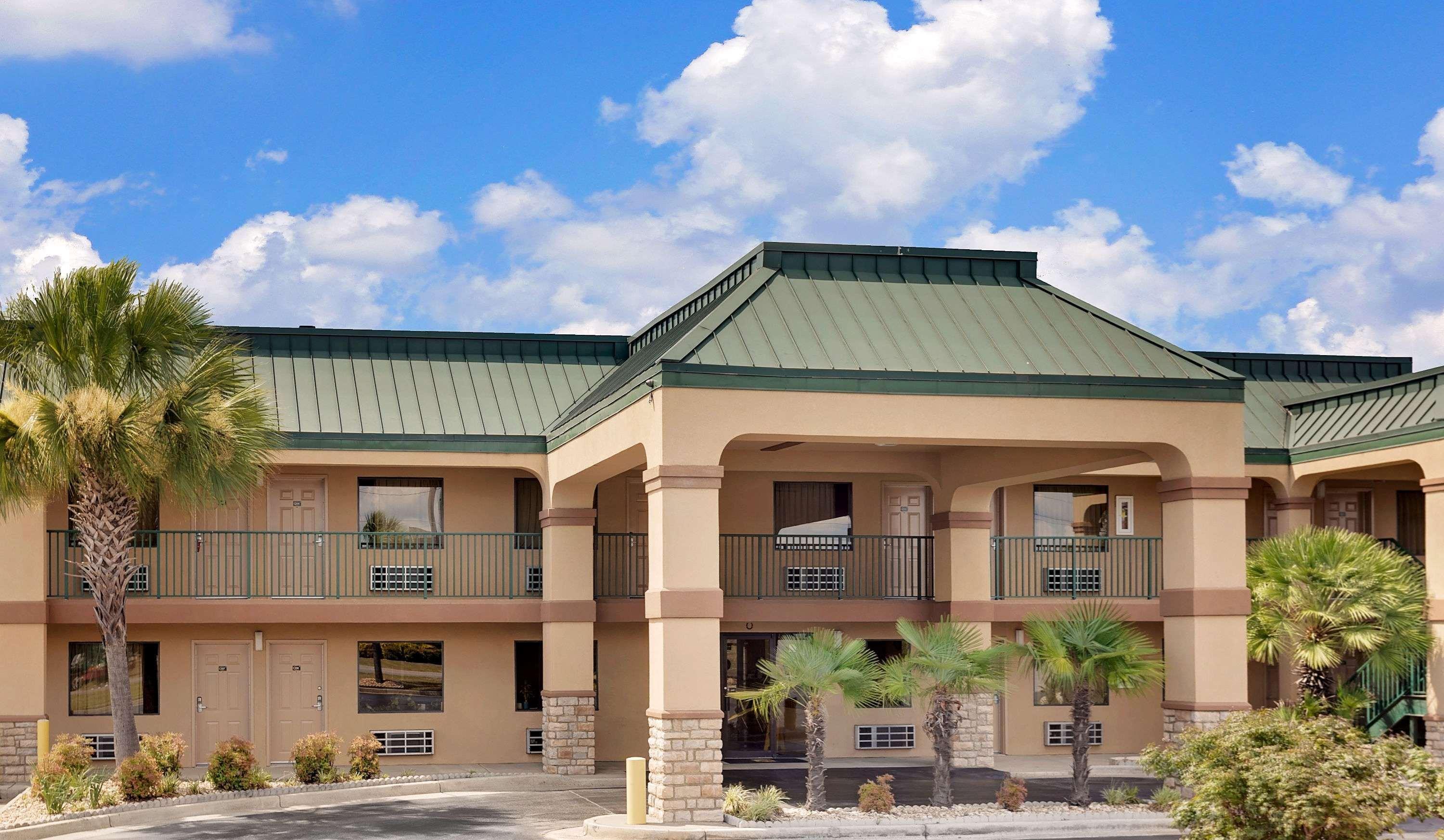 Super 8 By Wyndham Byron/South Macon Ξενοδοχείο Εξωτερικό φωτογραφία